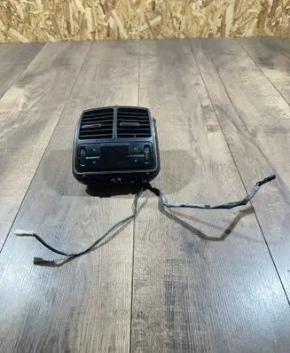 Mercedes-Benz CLS C219 Rear air vent grill A2118302254 0088113 690236006F465