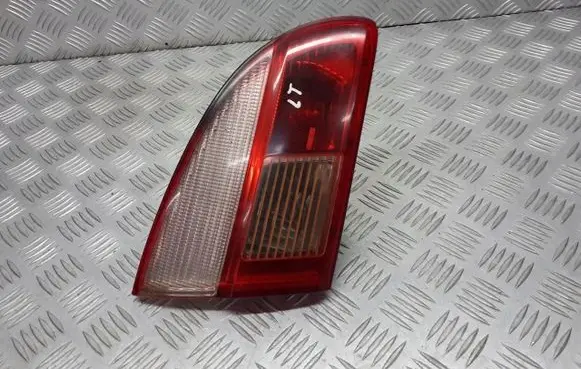 Toyota Avensis T220 Tailgate rear/tail lights 89022026