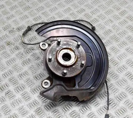 Front wheel hub