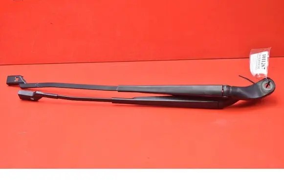 Citroen DS5 Front wiper blade arm 9807487180