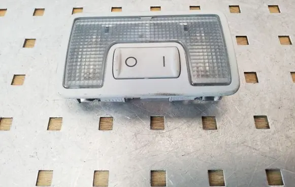 Audi A4 S4 B7 8E 8H Rear seat light 8Z0947123