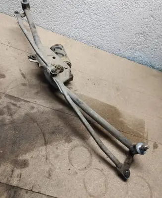 Volkswagen PASSAT B4 Wiper motor 357955113C 0390241100