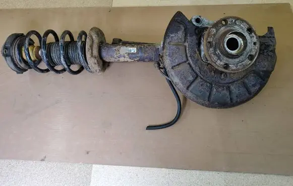 Volkswagen PASSAT B6 Front wheel hub spindle knuckle