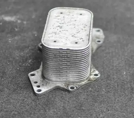 Audi Q7 4L Engine oil radiator 059117021K