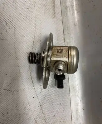 BMW X3 G01 Fuel injection high pressure pump 7642466