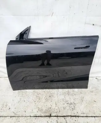 Tesla Model Y Front door 1483537-00-D