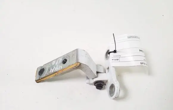 Volvo XC40 Front door lower hinge 31457071