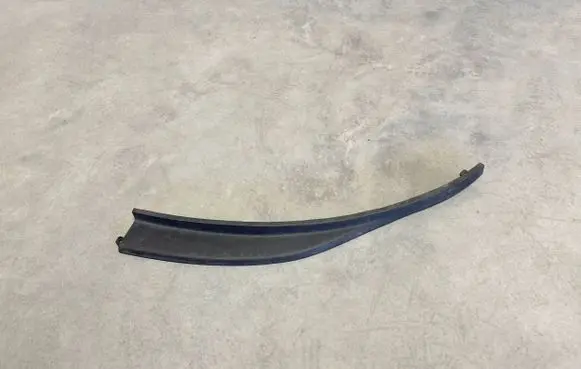 Front bumper lip