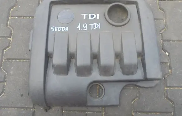 Skoda Octavia Mk2 (1Z) Engine cover (trim) 8675013
