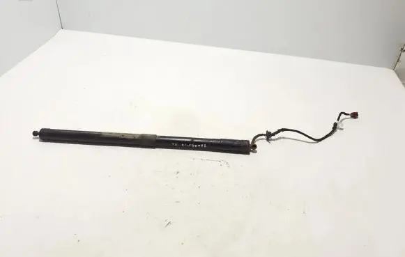 Volkswagen Touareg II Tailgate strut 7P6827851E