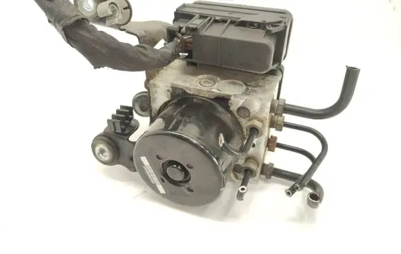 Volvo V70 ABS Pump 31329139 000404972C3 10092604103