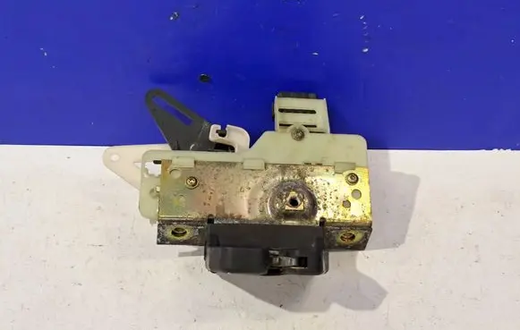 Volvo V70 Tailgate/trunk/boot lock/catch/latch 30753830