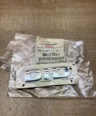 Mitsubishi Colt Manufacturer badge logo/emblem MN127037