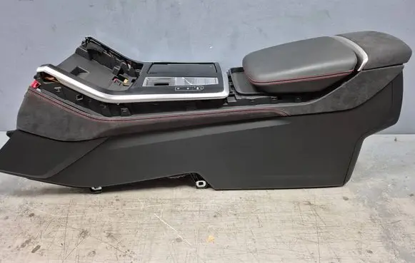 Audi RS Q8 Center console 