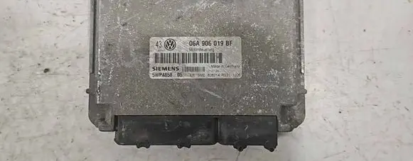 Volkswagen Golf IV Engine control unit/module 06A906019BF 5WP485805