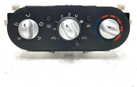 Renault Twingo II Interior fan control switch 