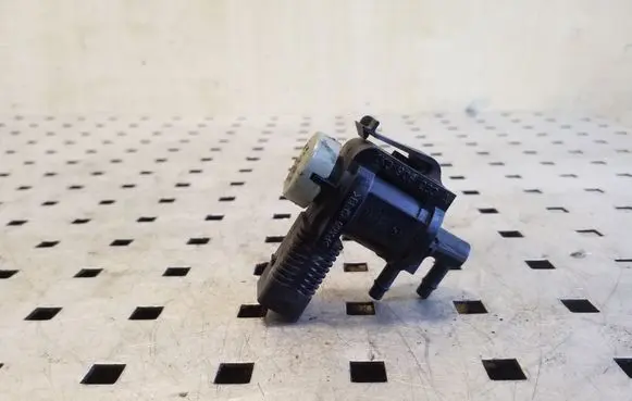 Audi A5 Sportback 8TA Turbo solenoid valve 1K0906283A