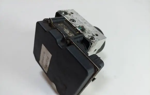 Audi A6 S6 C6 4F ABS Pump 4F0910517E