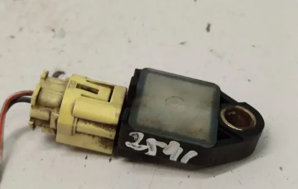 Dodge Caliber Airbag deployment crash/impact sensor P04896061AA