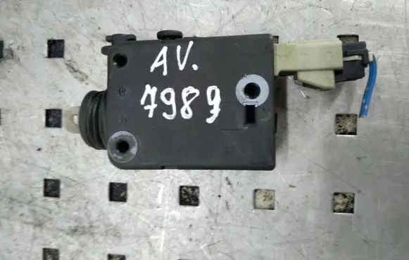 Toyota Avensis T220 Central locking motor 6915005010