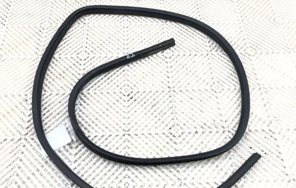 Mitsubishi Outlander Rubber seal front door (on door) 