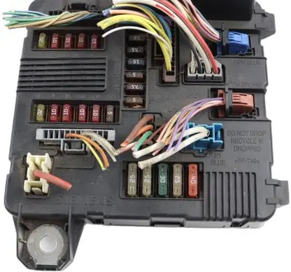 Renault Scenic II - Grand scenic II Fuse module 8200306033A S118399300J