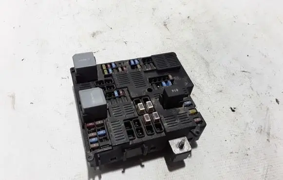 Volvo S60 Fuse module 32322427