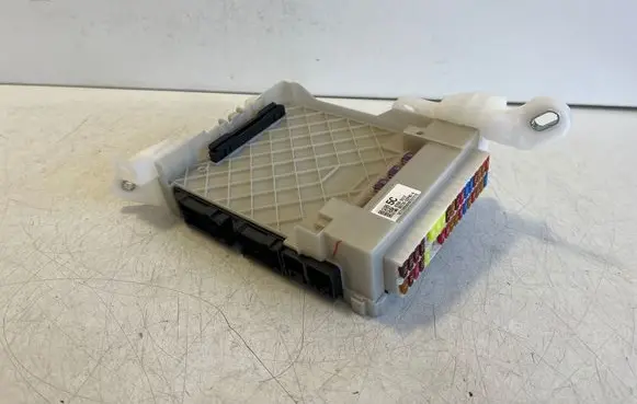 Toyota Corolla E210 E21 Fuse module 63589313 8273002P80A