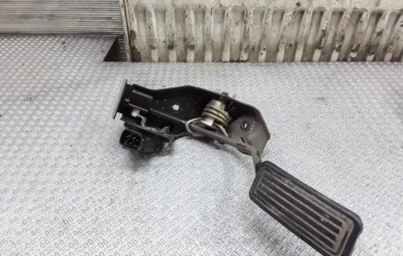 Toyota Corolla Verso AR10 Accelerator throttle pedal