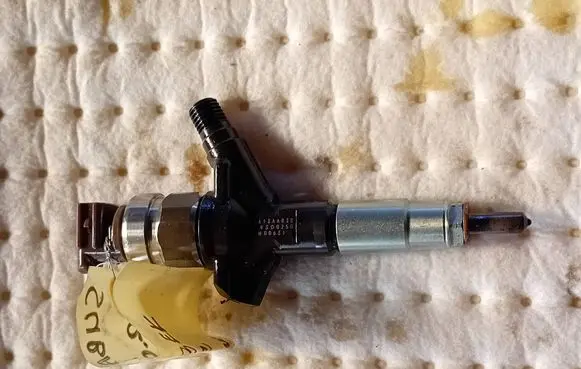 Subaru Outback Fuel injector 16613AA030 10M00647 SS00250