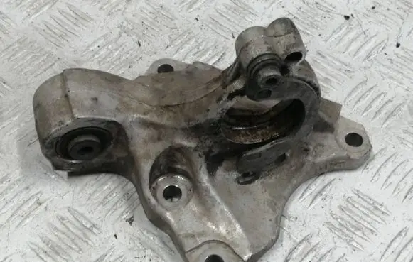 Citroen DS5 Driveshaft support bearing bracket 9653552680