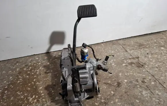 Volvo V60 Brake pedal 31317447