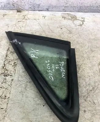 Volkswagen Touran II Front door vent window glass four-door 43r00048
