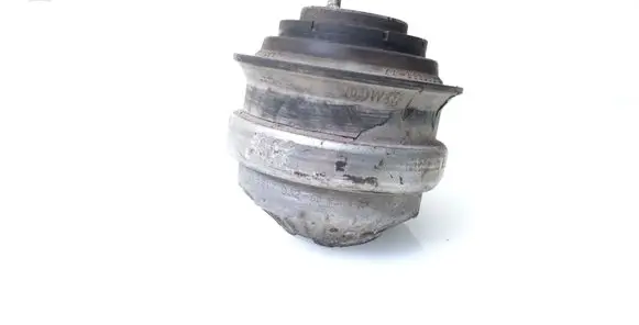 Mercedes-Benz E W211 Engine mount bracket 2112401517
