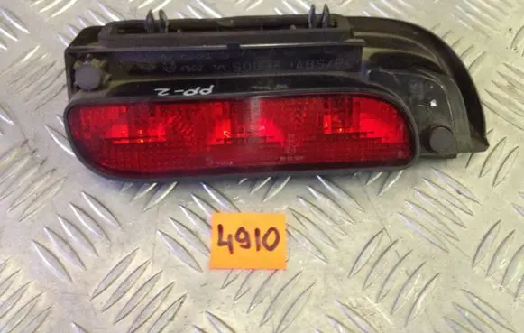Peugeot Partner Third/center stoplight