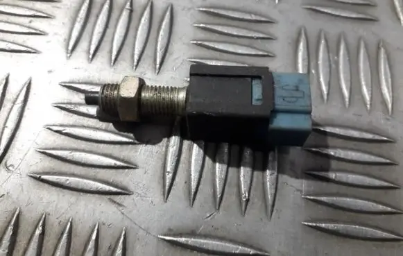 Nissan Sunny Brake pedal sensor switch