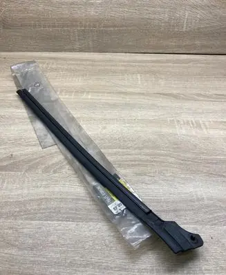 Renault Laguna III Rubber seal rear door window/glass 7200322882