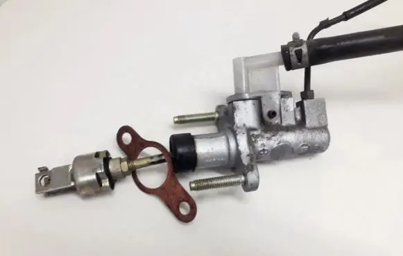 Toyota Corolla E120 E130 Clutch master cylinder