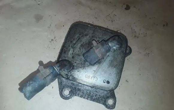 Mazda 6 Oil filter mounting bracket 08Y12