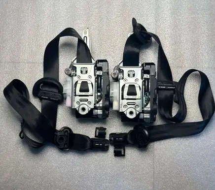 Audi Q8 Front seatbelt 4M8857706 4M8857705