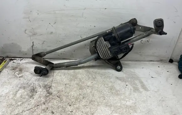 Volkswagen PASSAT B6 Front wiper linkage and motor 3C1955023E