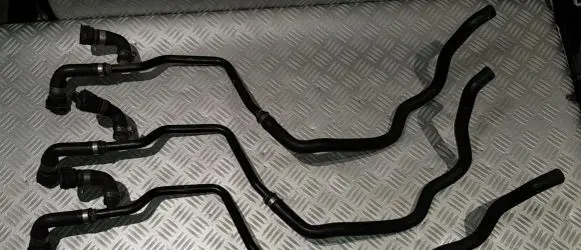 BMW X5 E53 Engine coolant pipe/hose 8383708