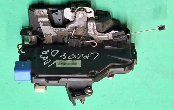 Volkswagen Caddy Front door lock 3d2837016j