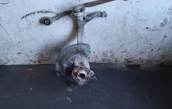 Audi A6 S6 C6 4F Front wheel hub