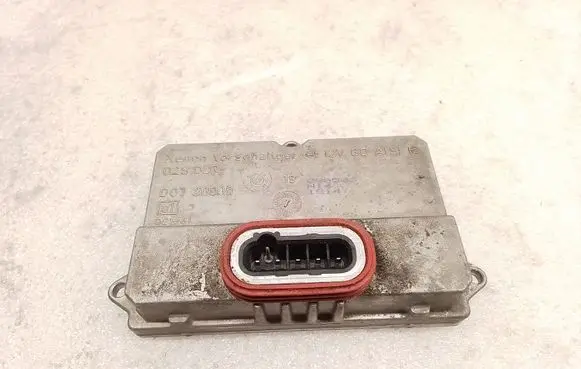 Mercedes-Benz E W211 Headlight ballast module Xenon 5DV00829000