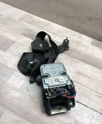 Mercedes-Benz E W211 Front seatbelt 602208100 008L000