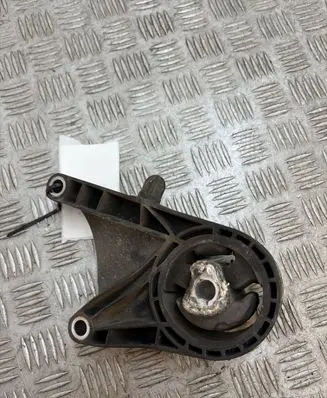 Opel Insignia A Engine mount bracket BL13227767