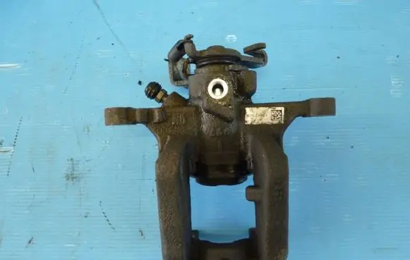 Opel Zafira C Rear brake caliper