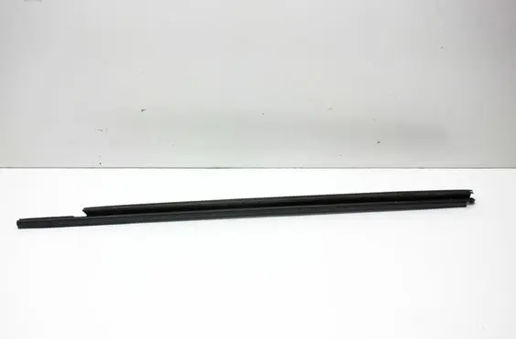 Porsche Cayenne (92A) Door glass trim 7P0837471B 7P0837472B
