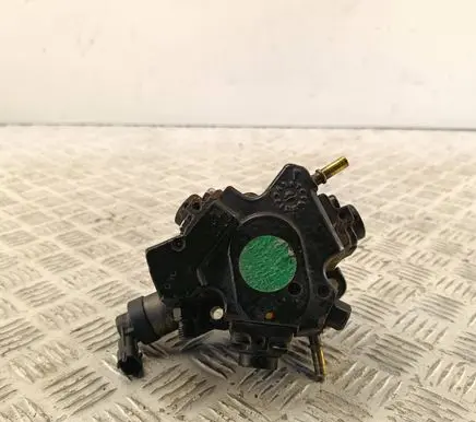 Nissan X-Trail T32 Fuel injection high pressure pump 0445010250
